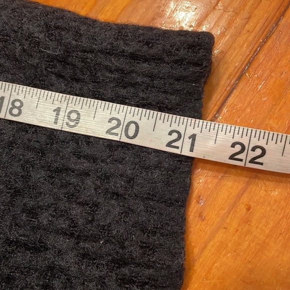 Vintage 199s Large Wet Seal black long sleeve faux shag fur lined soft sweater - Picture 15 of 15